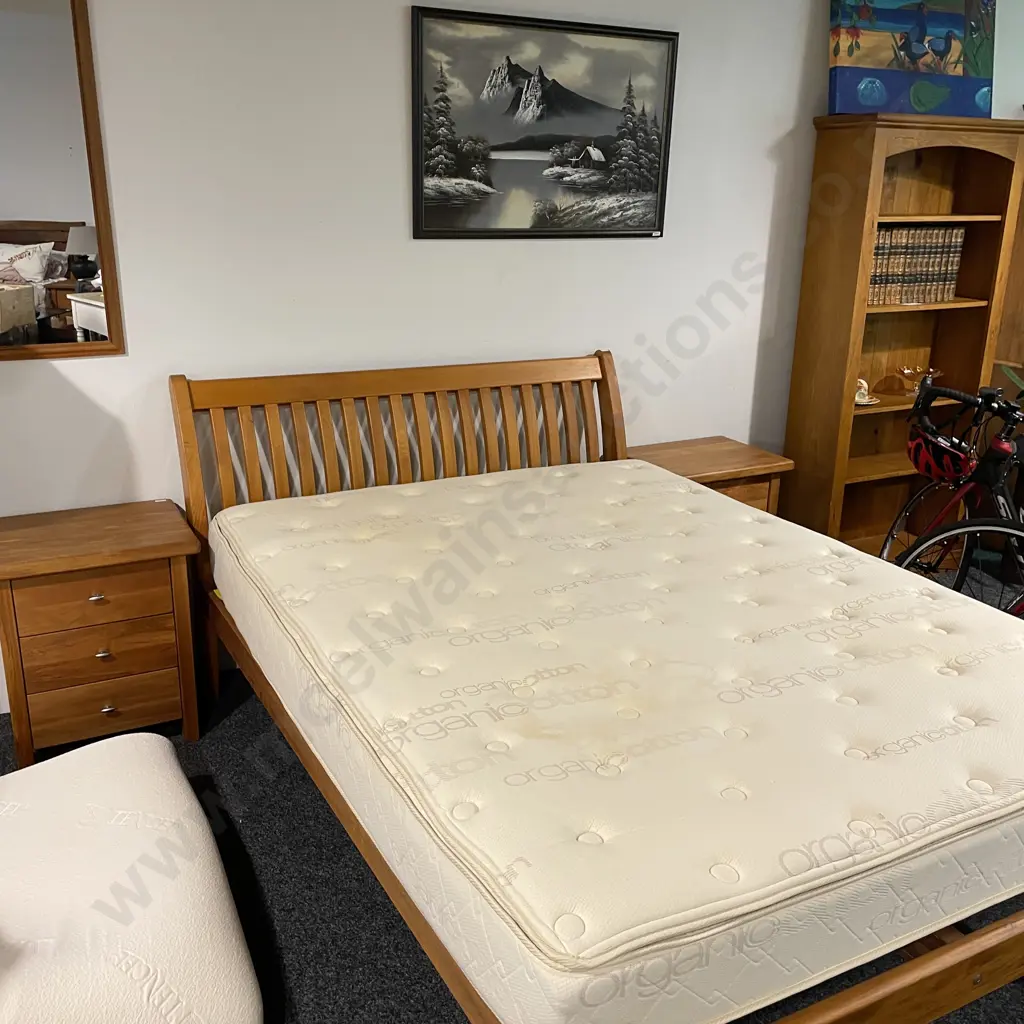 Rimu Framed Slat Queen Bed with Intrigue Organicotton Firm Mattress Image 1++