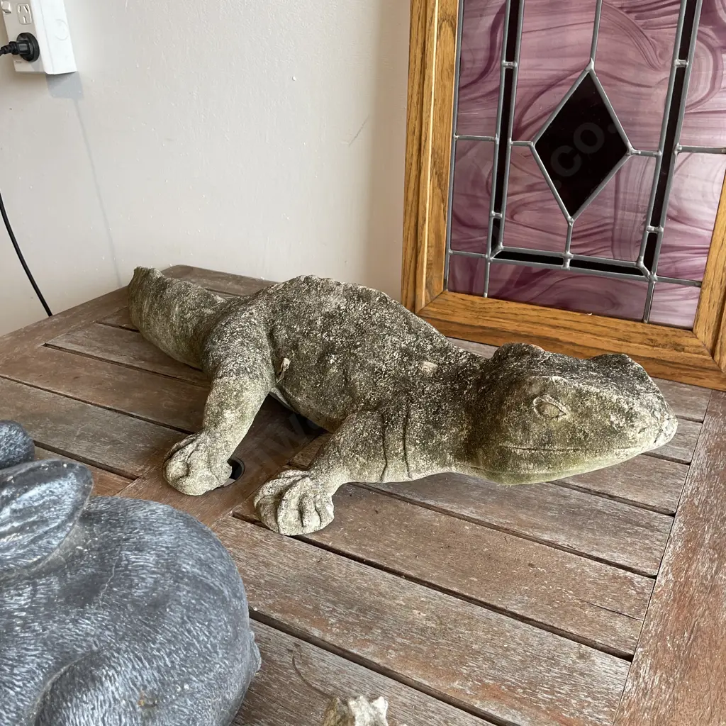 Large Concrete Uguana (af to foot) L86cm Image 1++