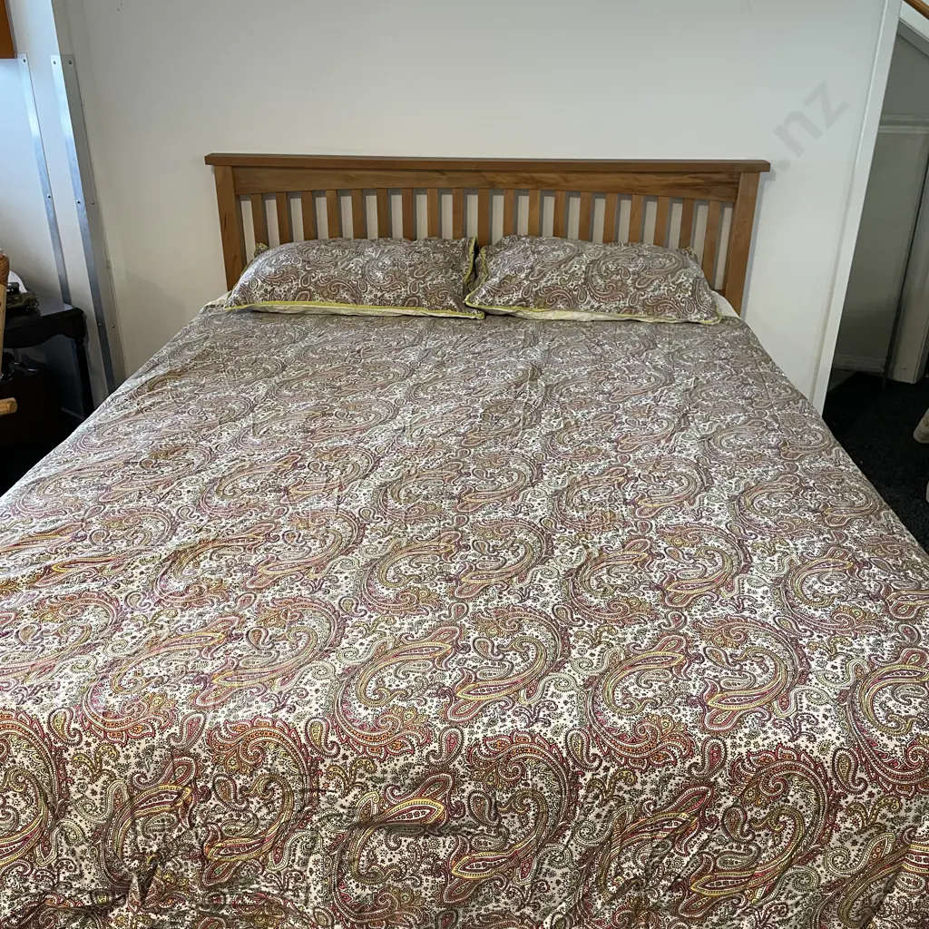Funky Retro Double Sided Queen Duvet Cover with Matching Pillows Image 1++