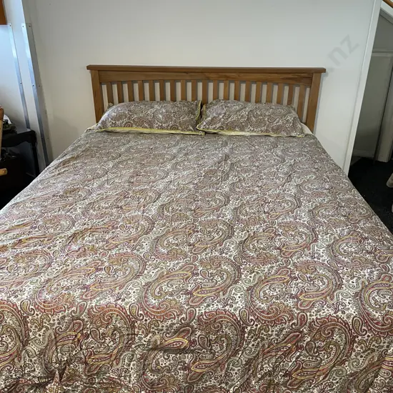 Funky Retro Double Sided Queen Duvet Cover with Matching Pillows
