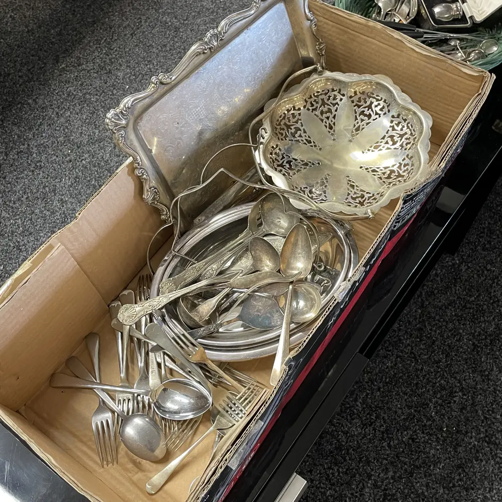 Assorted Silverware Image 1++