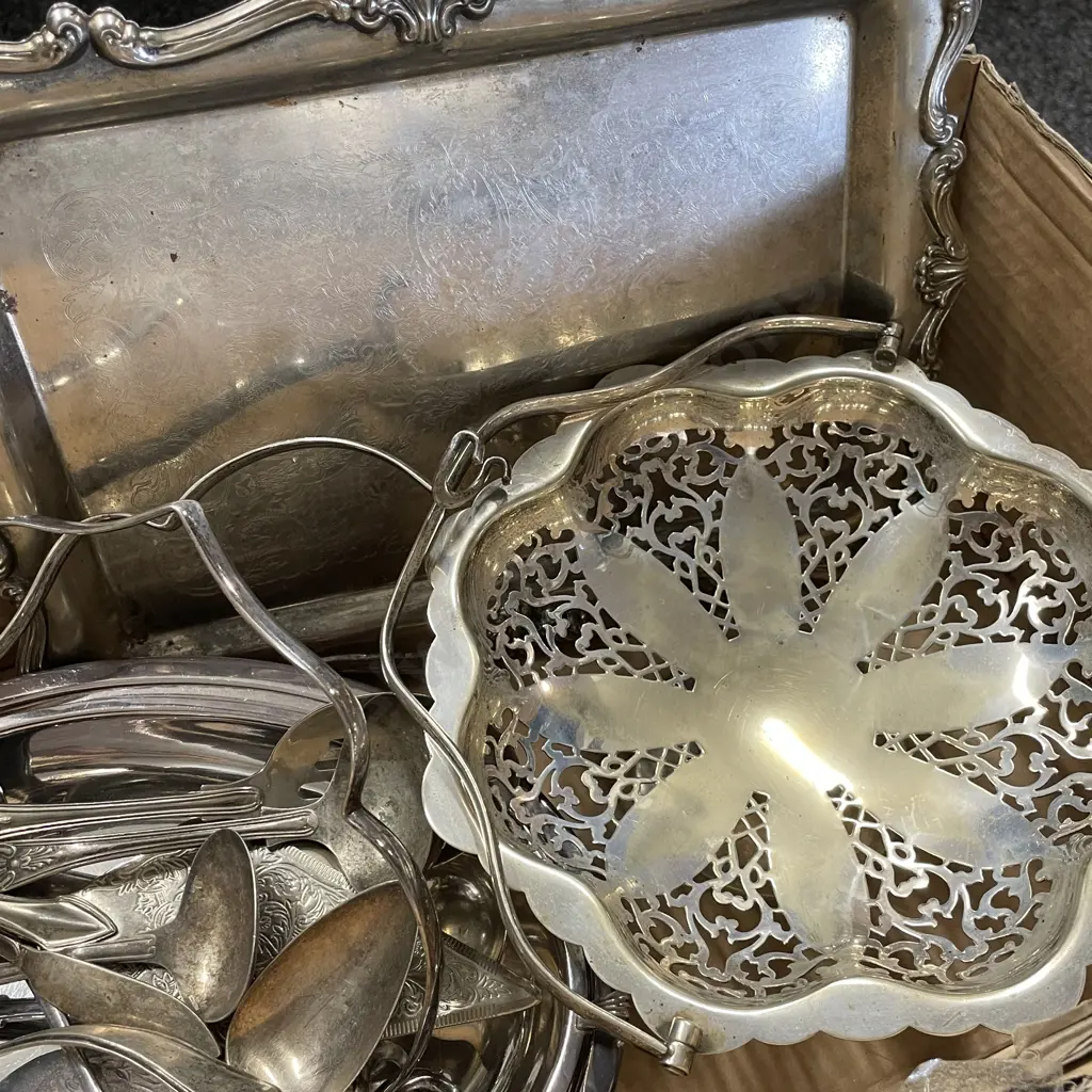 Assorted Silverware Image 1++