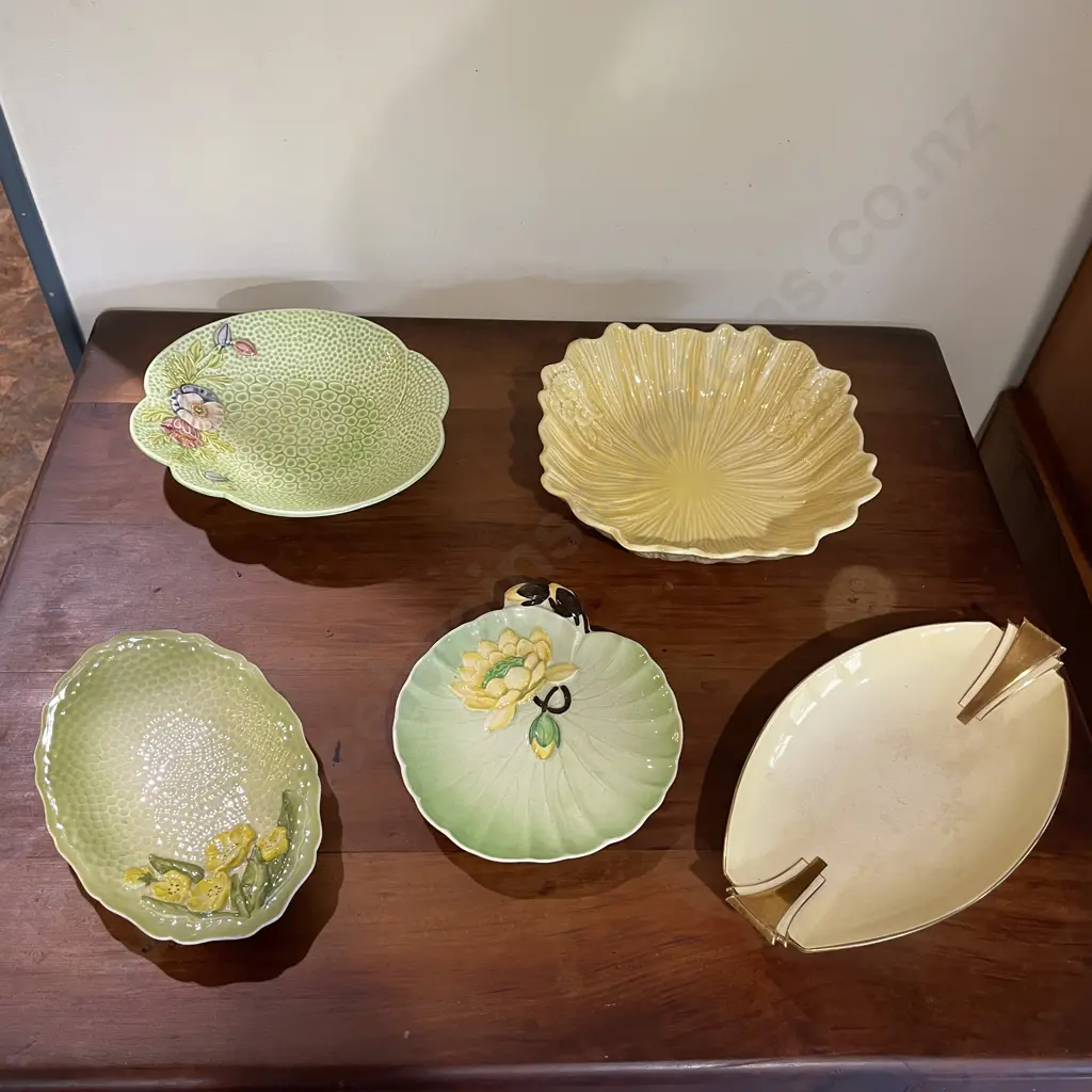 Assortment of English collectable China Image 1++