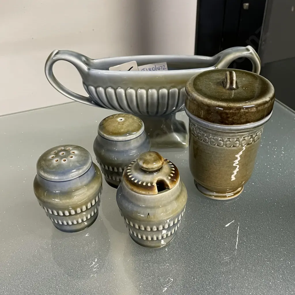 Assortment of Wade Irish Porcelain Image 1++