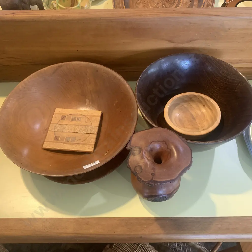 Large Kauri Bowl, Plum wood Vase with assorted woodenware etc Image 1++