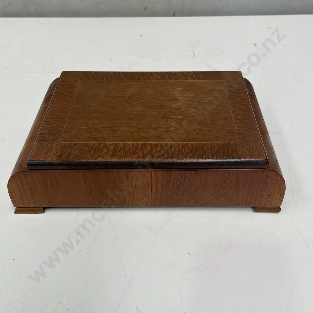 Vintage American Oak and Silky Walnut Art Deco Box. W25 H7 D16cm Image 1++