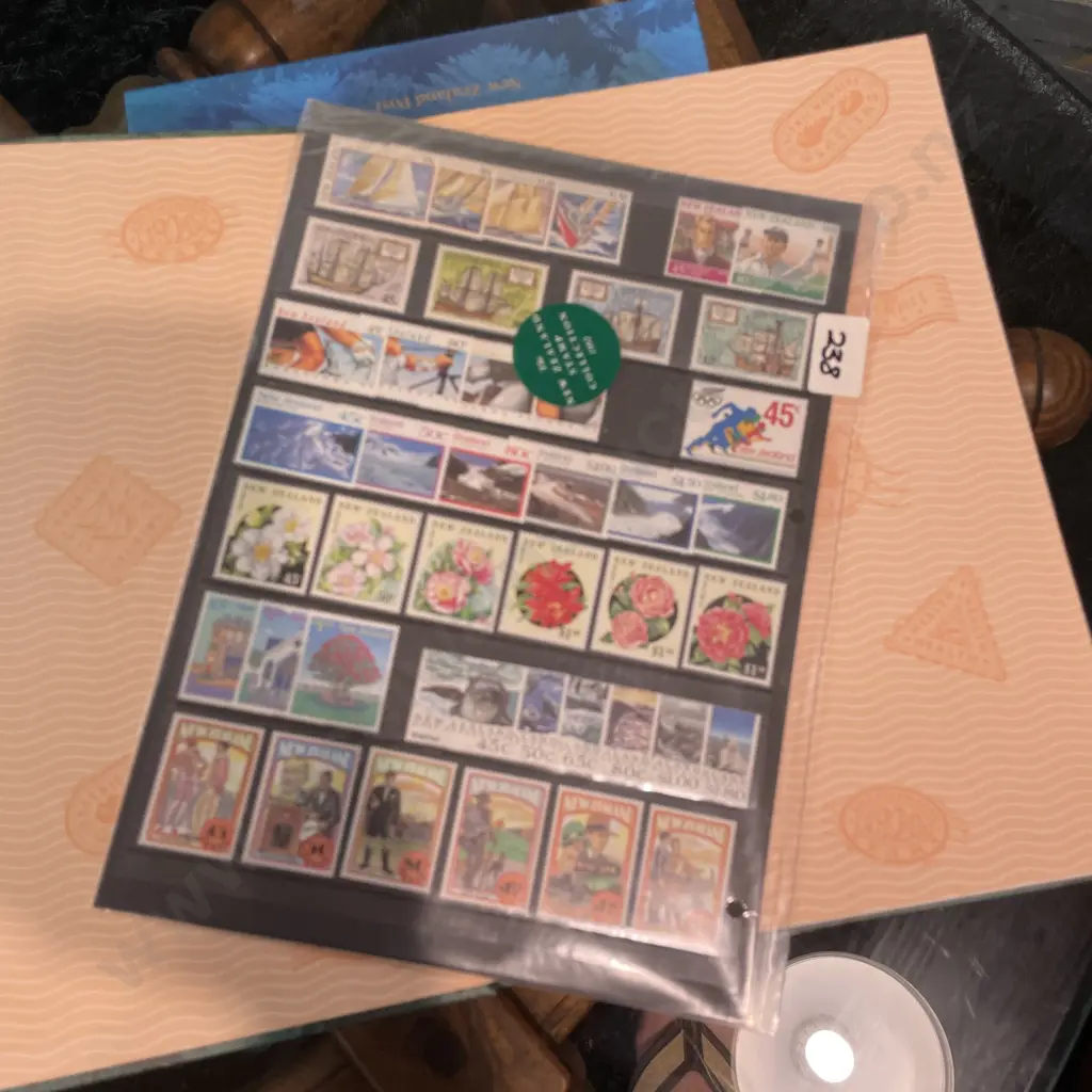 The New Zealand Stamp Collection 1992 - complete, unused Image 1++