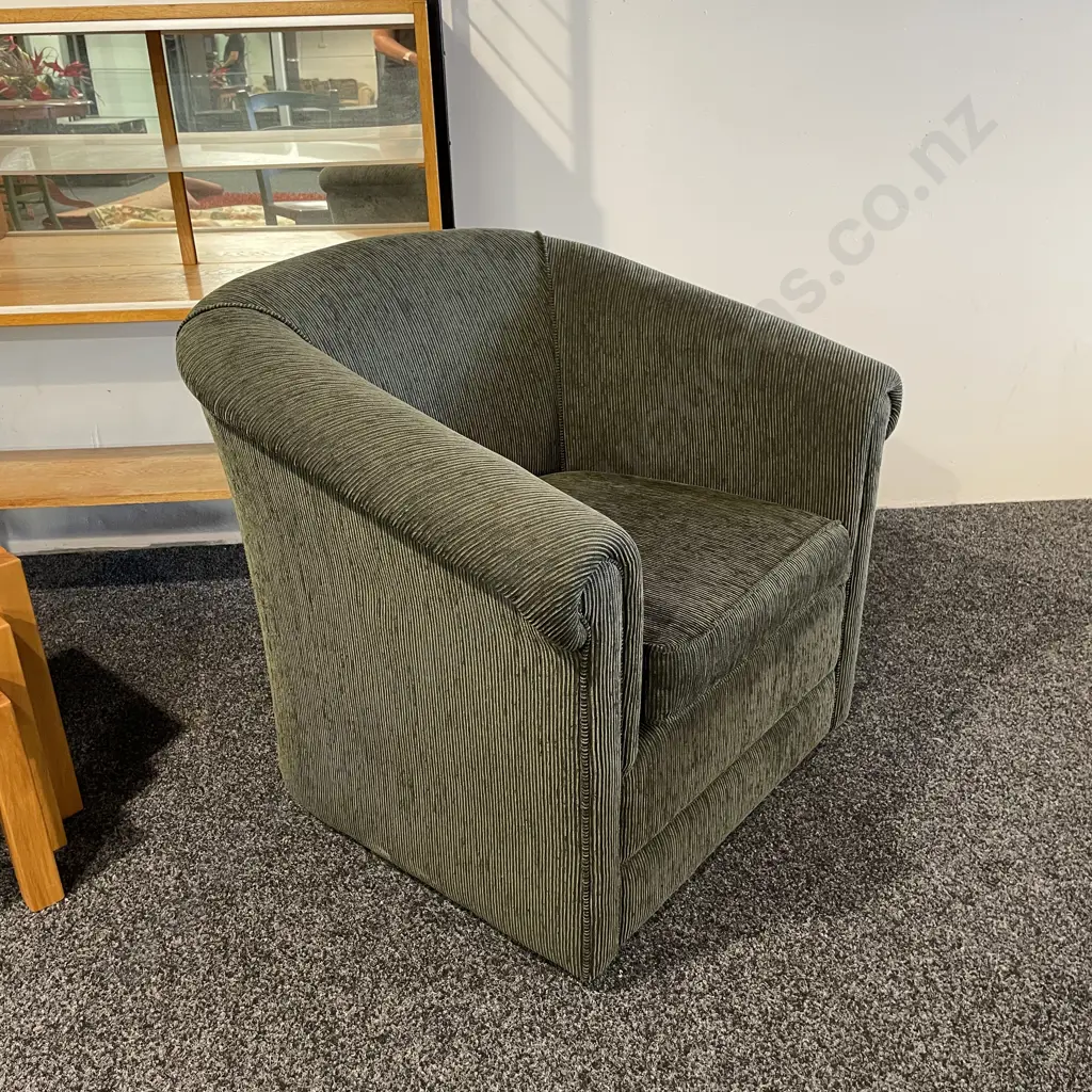 Quality Lounge Tub Chair, Forest Green Ribbed Corduroy Type Fabric Image 1++