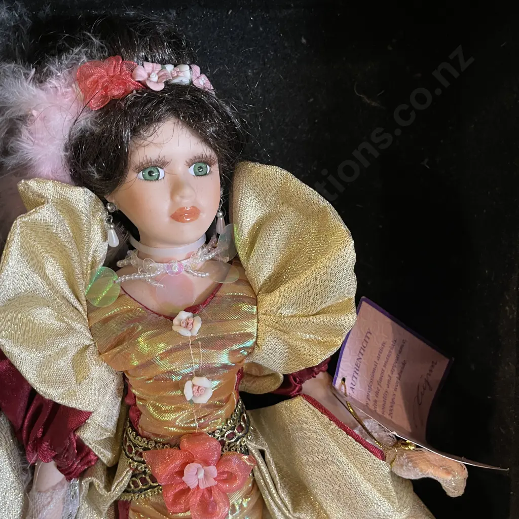 Boxed Doll with Gilded Frame Image 1++