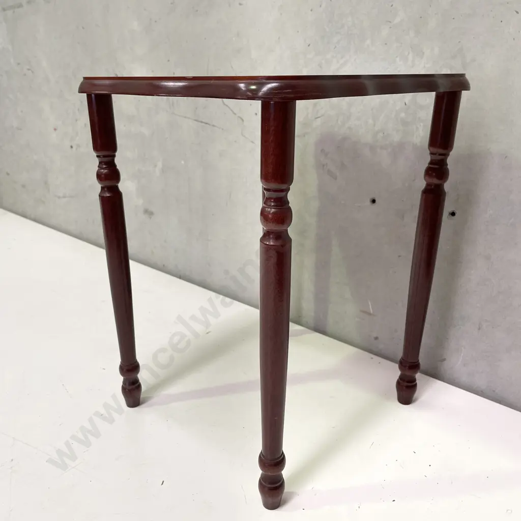 Small Square Occasional Table Image 1++