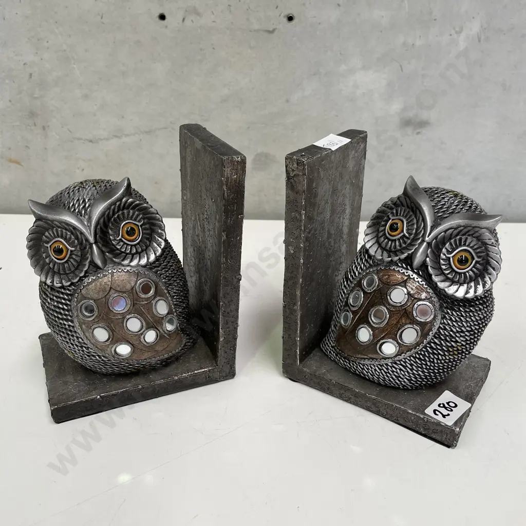 Funky Decorative Owl Bookends Image 1++