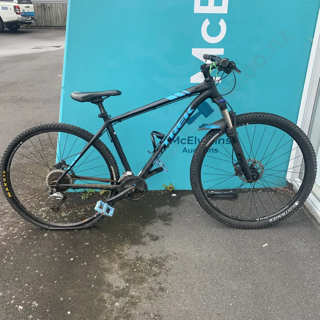 Trek Excaliber-7 Mountain Bike size 19.5 Image 1++