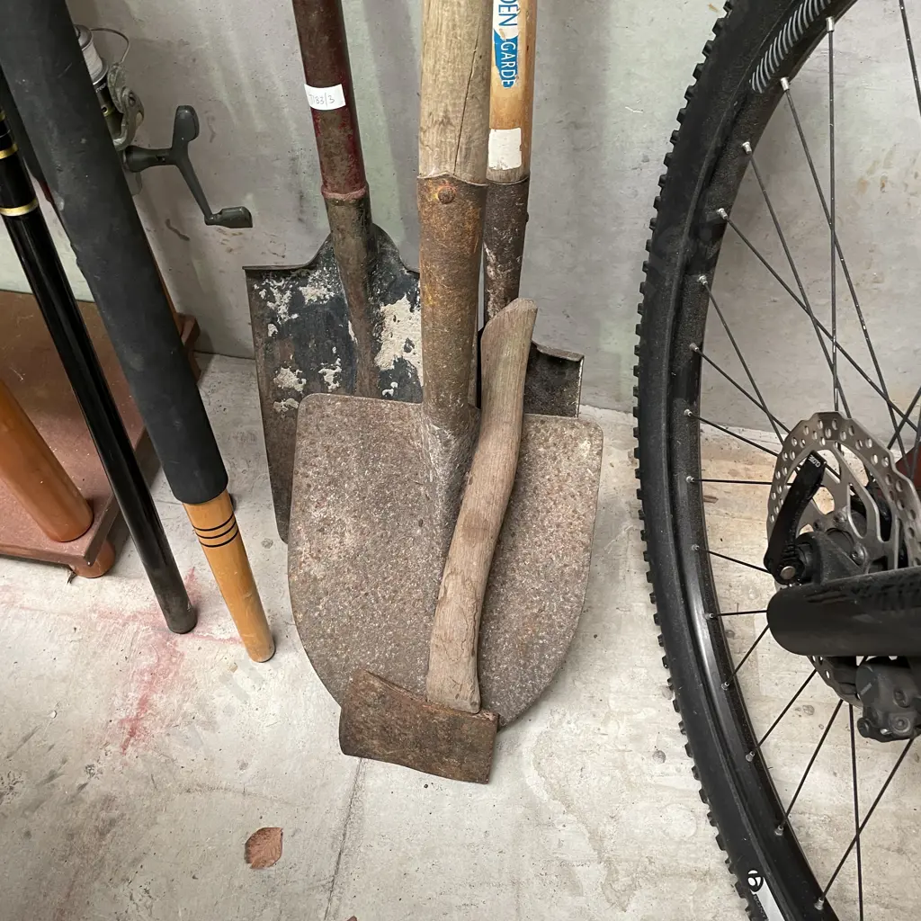3 Shovels with Axe Image 1++