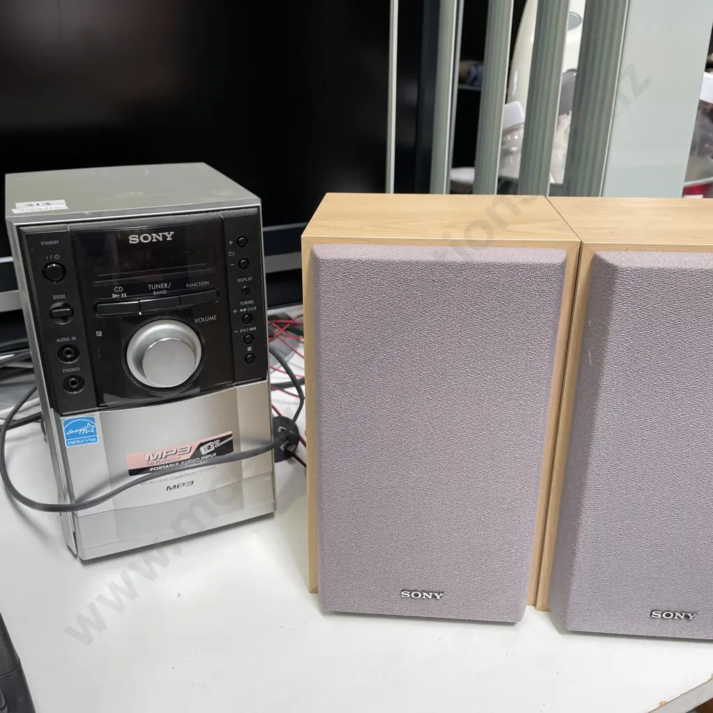 Sony MP3 Player with Iron, Oil Heater and Toasted Sandwich Maker Image 1++
