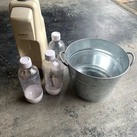 Stainless Steel Ice Bucket with Soda Stream with 3 Bottles