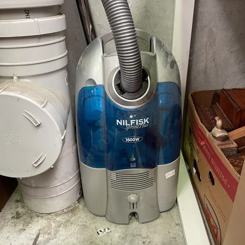 Nilfisk Sprint Plus 1600W Vacuum Cleaner Image 1++