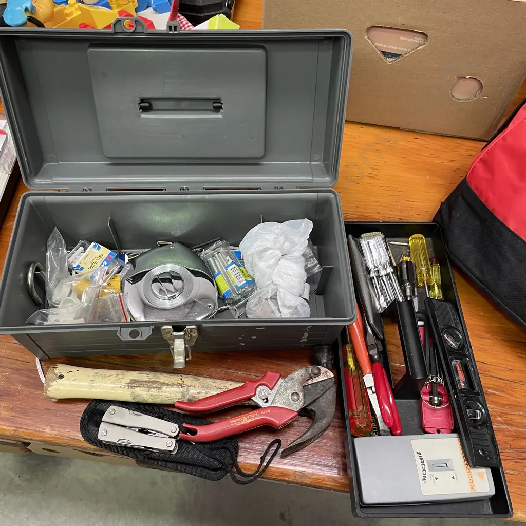 Assorted Tools Image 1++