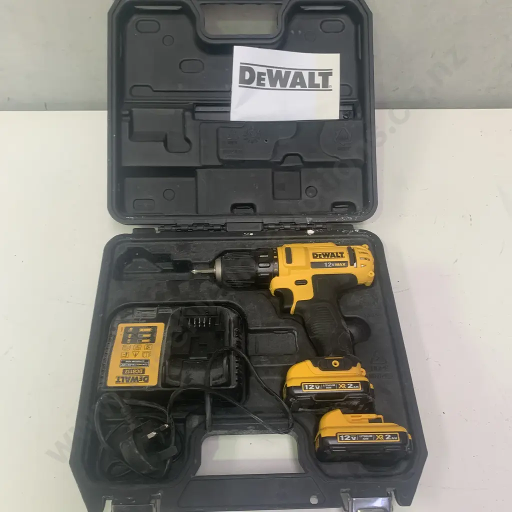 Dewalt 12V Cordless Adjustable Clutch Drill Driver in Case Model DCD710, with 2 batteriers and charger Image 1++