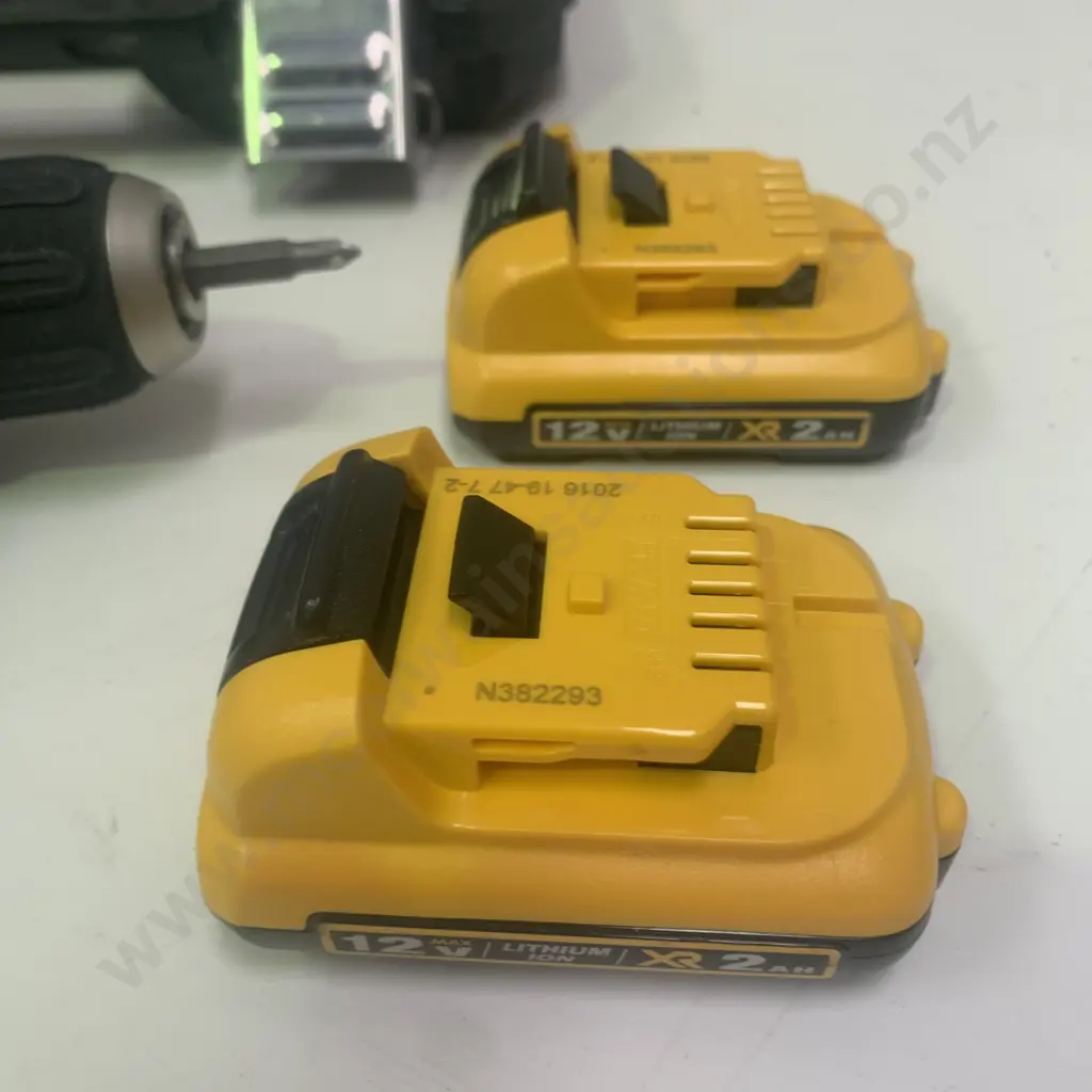 Dewalt 12V Cordless Adjustable Clutch Drill Driver in Case Model DCD710, with 2 batteriers and charger Image 1++