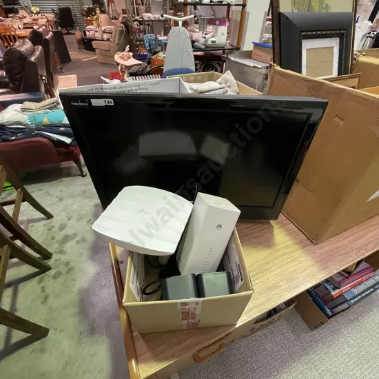 Sommet Digital TV with Huawei Router and Speakers
