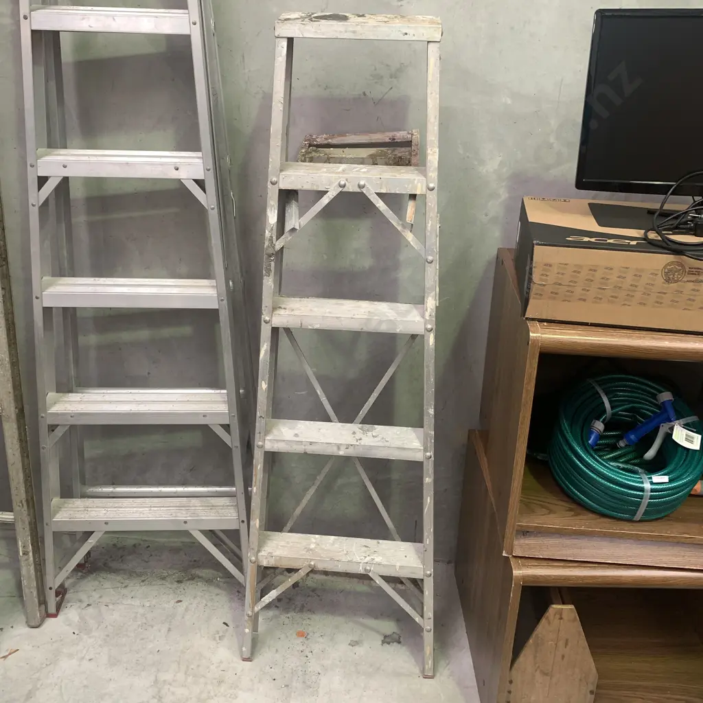 Sears Household Duty Step Ladder with Painting Shelf Image 1++