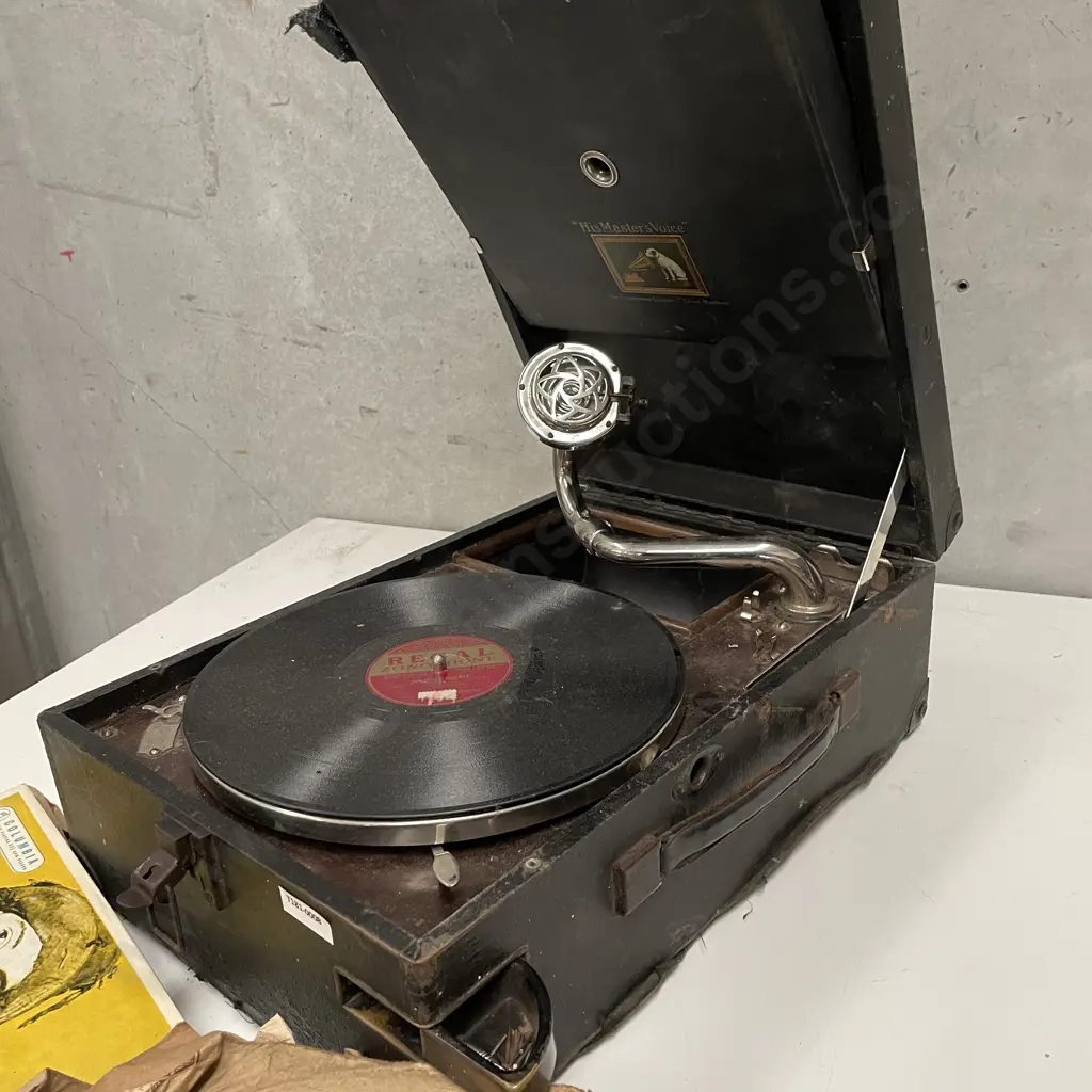 Antique "His Masters Voice" Gramophone with assorted records Image 1++