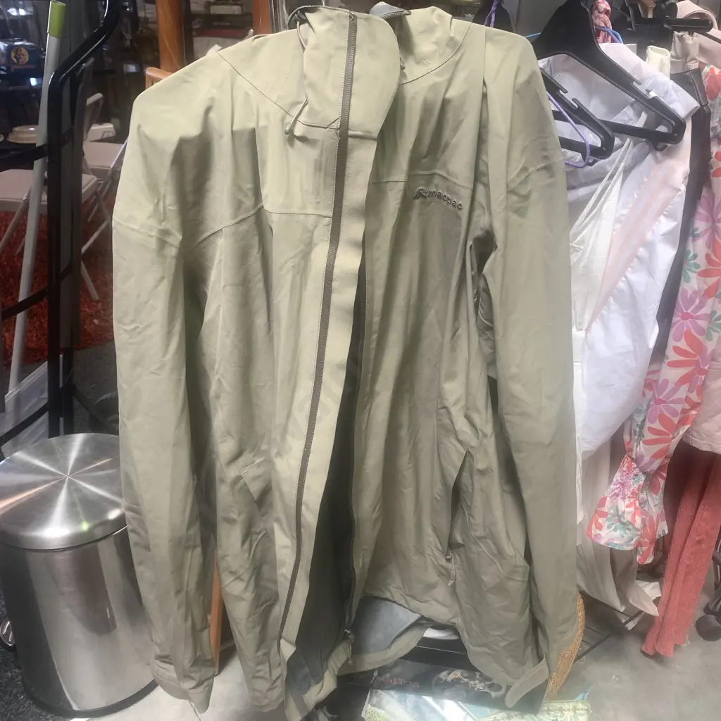 Macpac Jacket, Taupe/Sand Coloured, size 3XL Image 1++