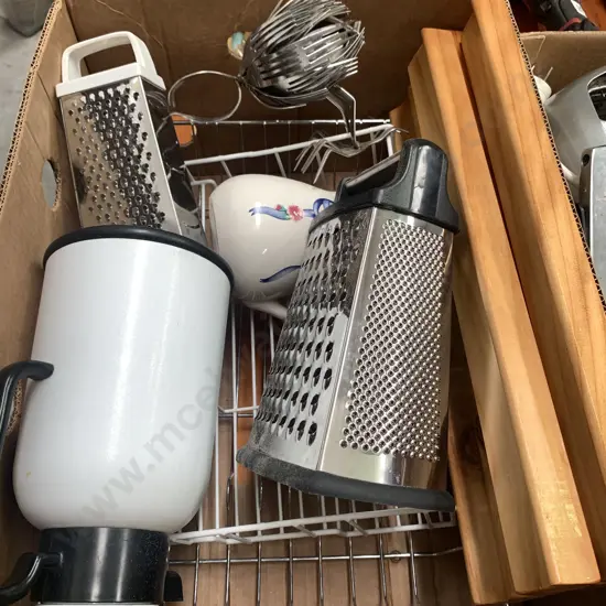 Box of Assorted Kitchen Items