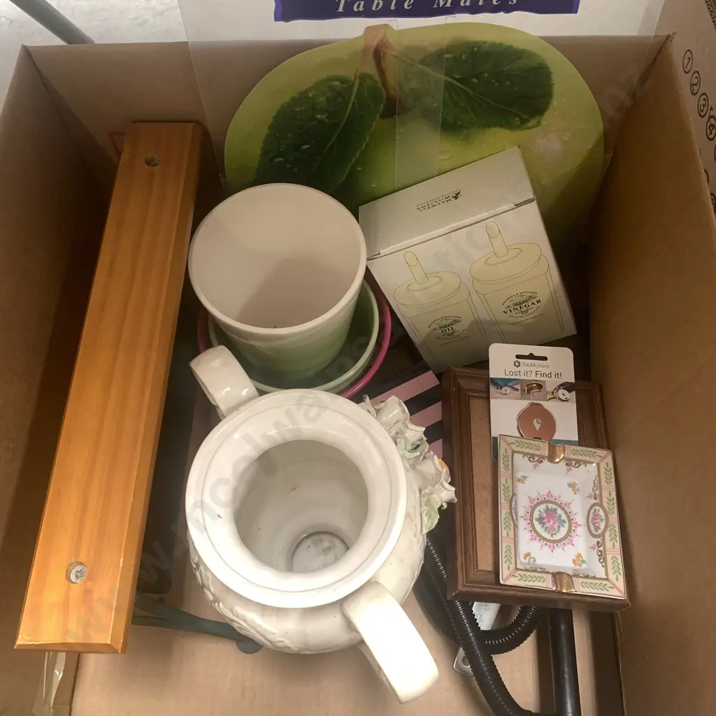 Box lot of assorted Image 1++