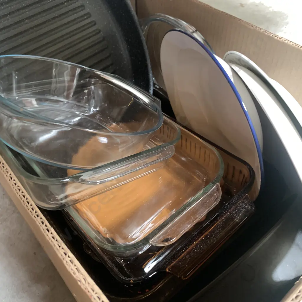 Large Assortment of Kitchenware etc Image 1++