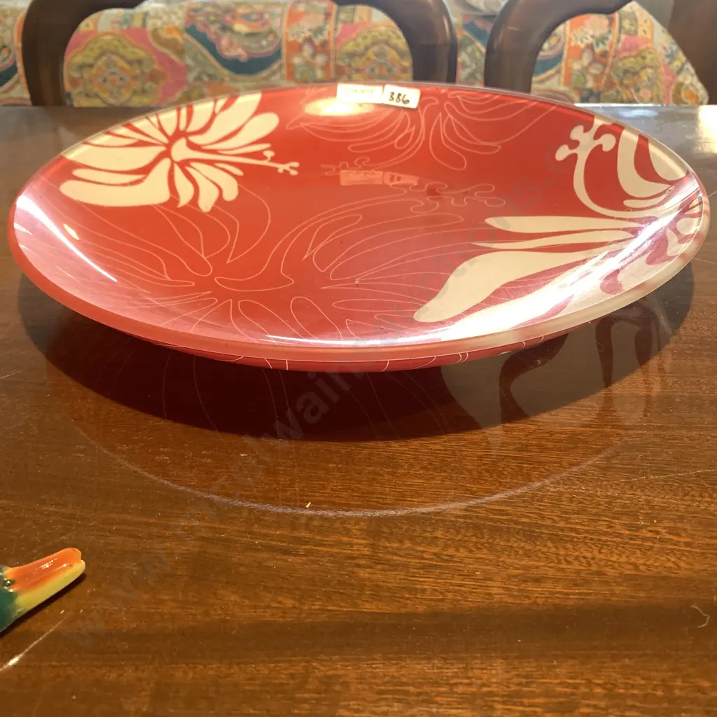 Large Art Glass Platter/Bowl. Christmas red and white stylised floral patter. D34cm Image 1++