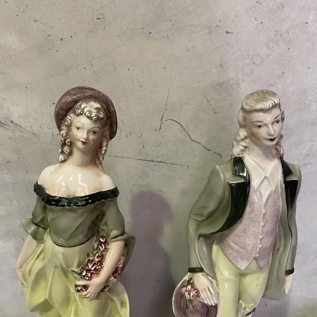 Magnificent Pair of Statue Lady and Man Figurines with Capital Mould Casting, New York on base. H45cm Image 1++