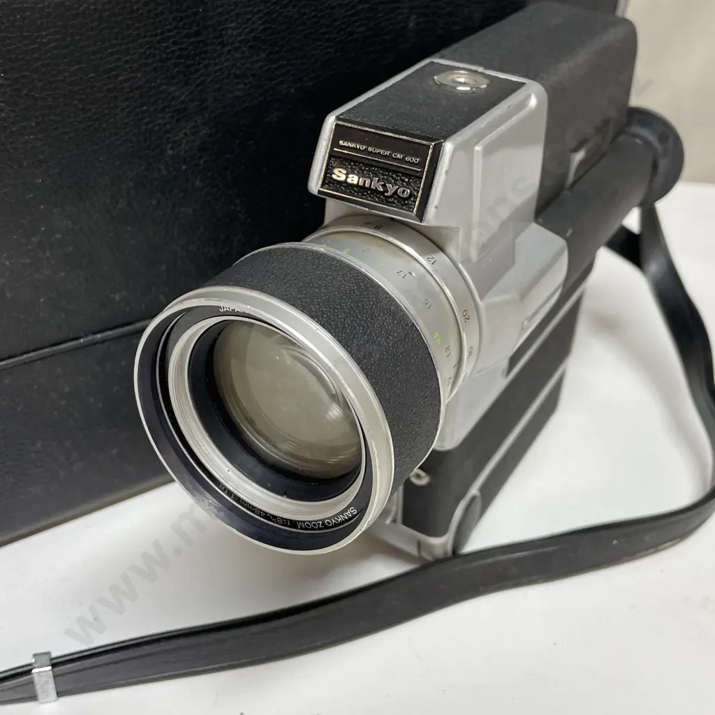 Vintage Sankyo Super CM-600 Super 8 Camera. With Case and Manual Image 1++