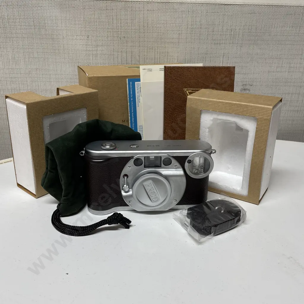 Vintage Minolta Prod 20's Camera. No. 37308. With box and manual etc Image 1++