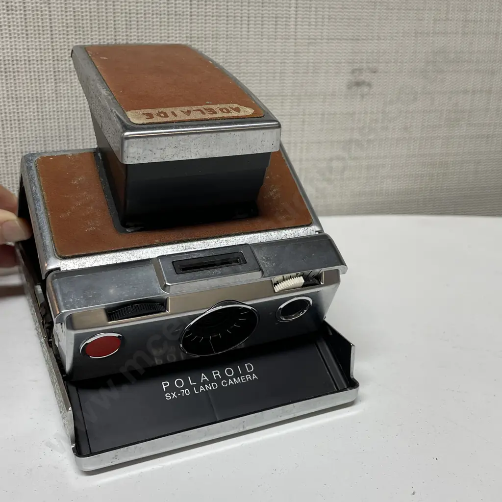 Vintage Polaroid SX-70 Land Camera Image 1++