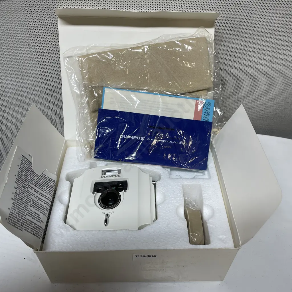 Boxed Olympus Ecru 35mm Camera Image 1++