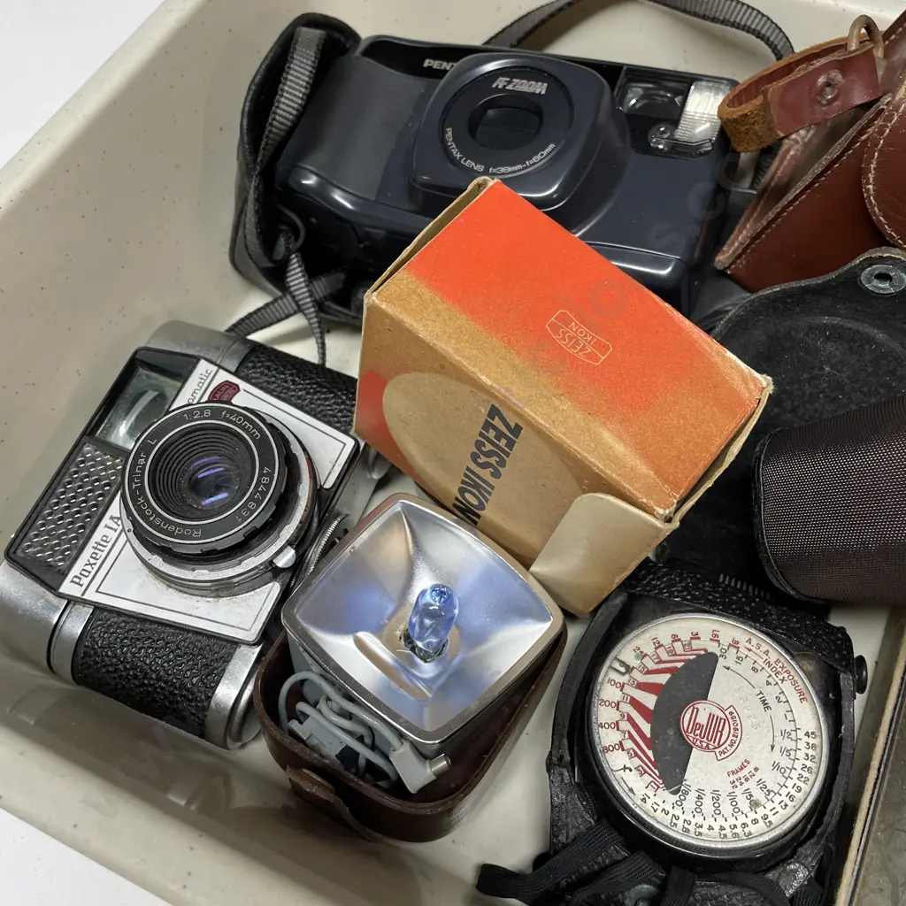 Assorted Cameras, cases, accessories etc Image 1++