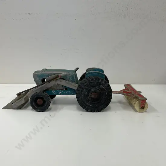 Vintage Fun Ho Tractor with harvester. Full length 32cm