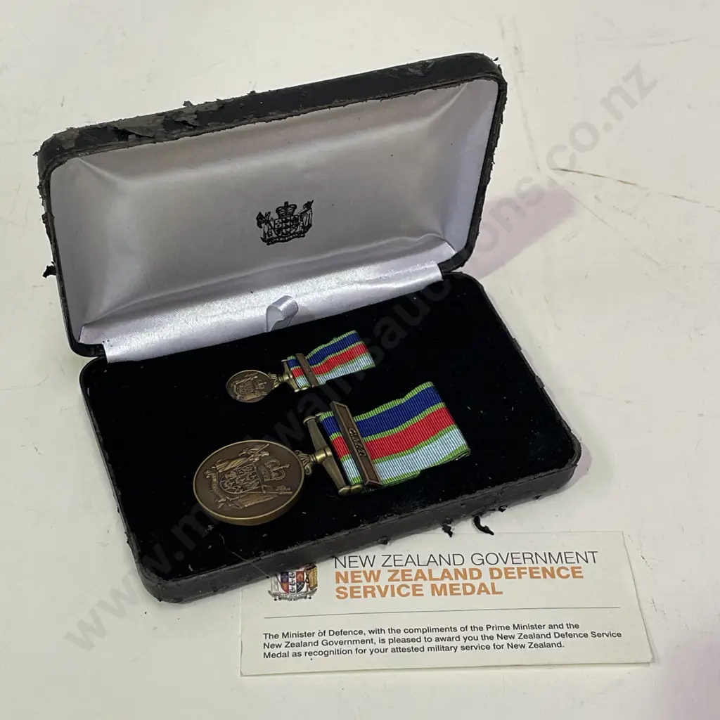Boxed NZ Government Defence Service Medals Image 1++