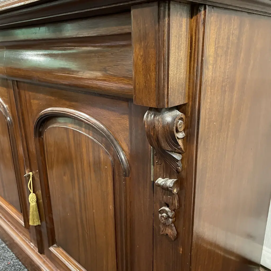 Stunning Solid Mahogany 2 Piece Buffet/Chiffonier. Carved Mantel, 2 Door, 2 Drawer. H160 W125 D52cm Image 1++