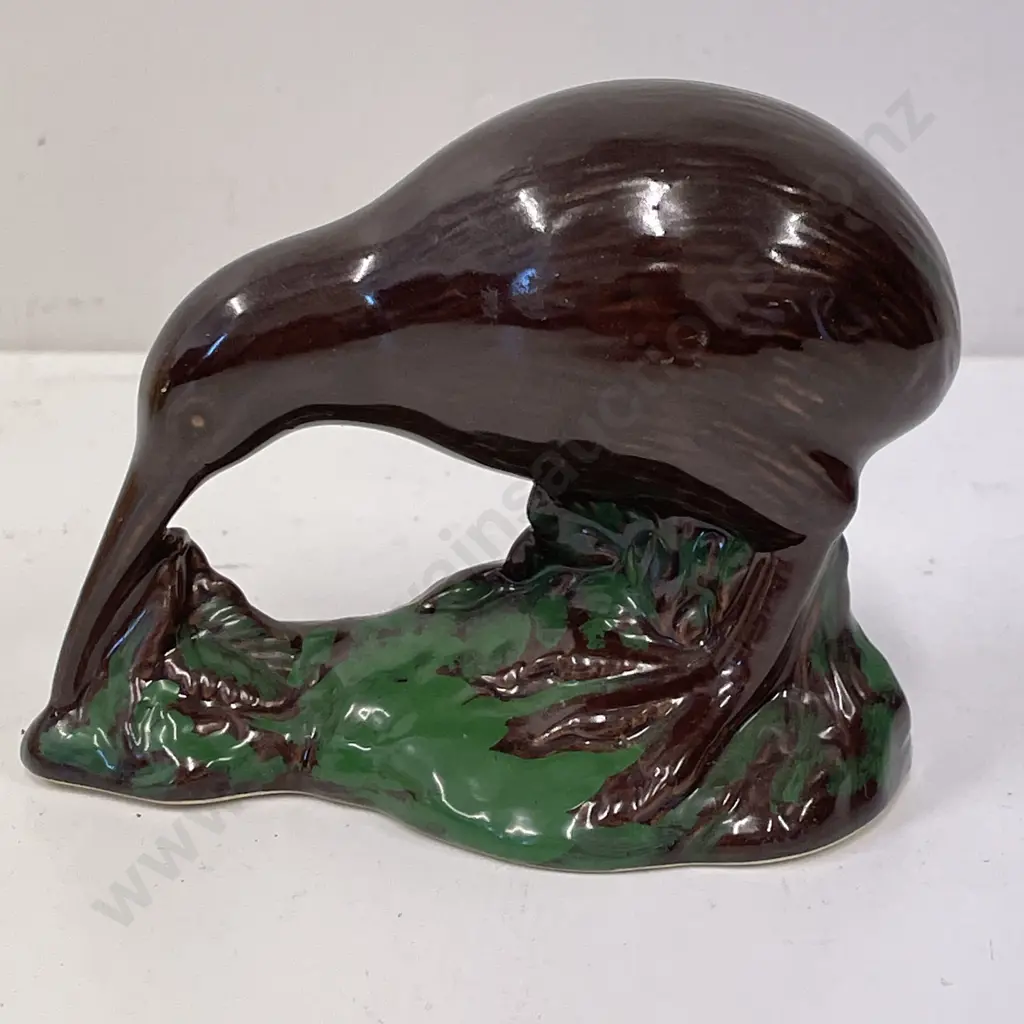 Kermiko Stoneware, Made in NZ "Kiwi" Figurine Image 1++