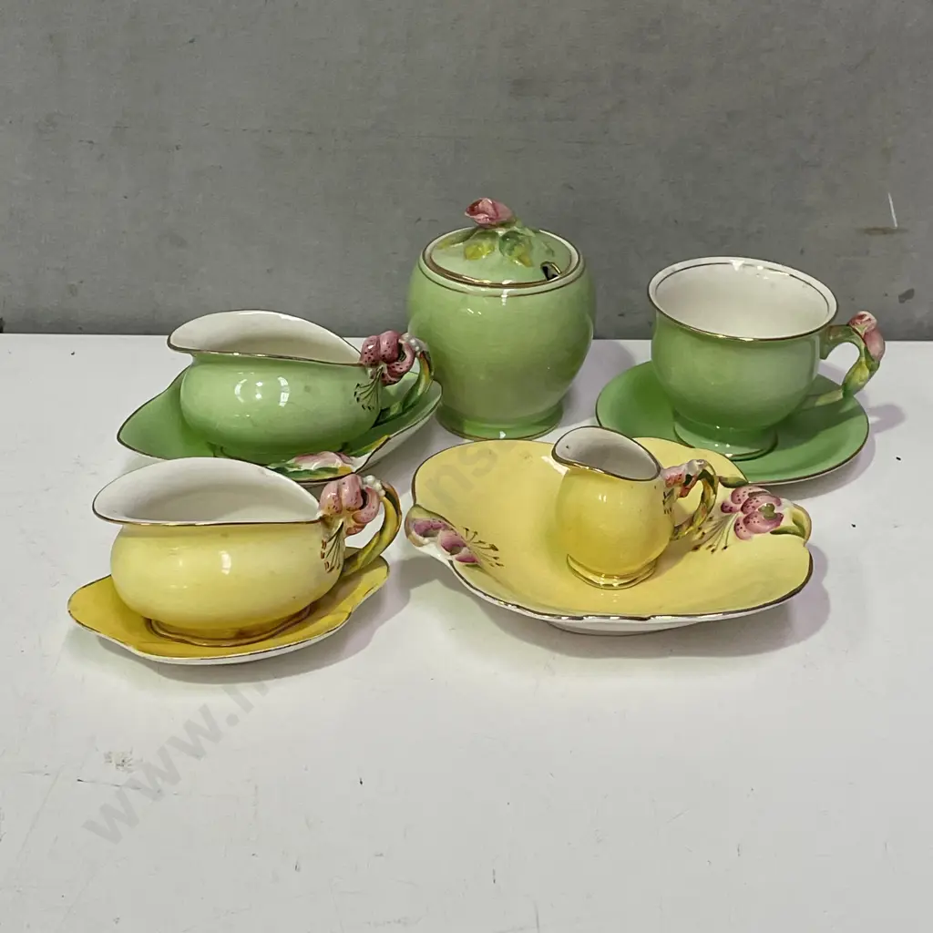 Assorted Royal Winton items Image 1++