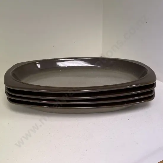 Temuka Large Oval Steak Plates x 4