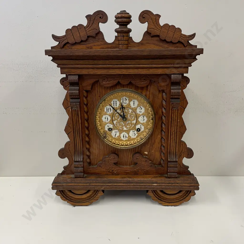 Vintage New York Ansonia Mantel Clock with key. Carved frame with intricate ornate gilded clock face. H45 W36 D14cm Image 1++