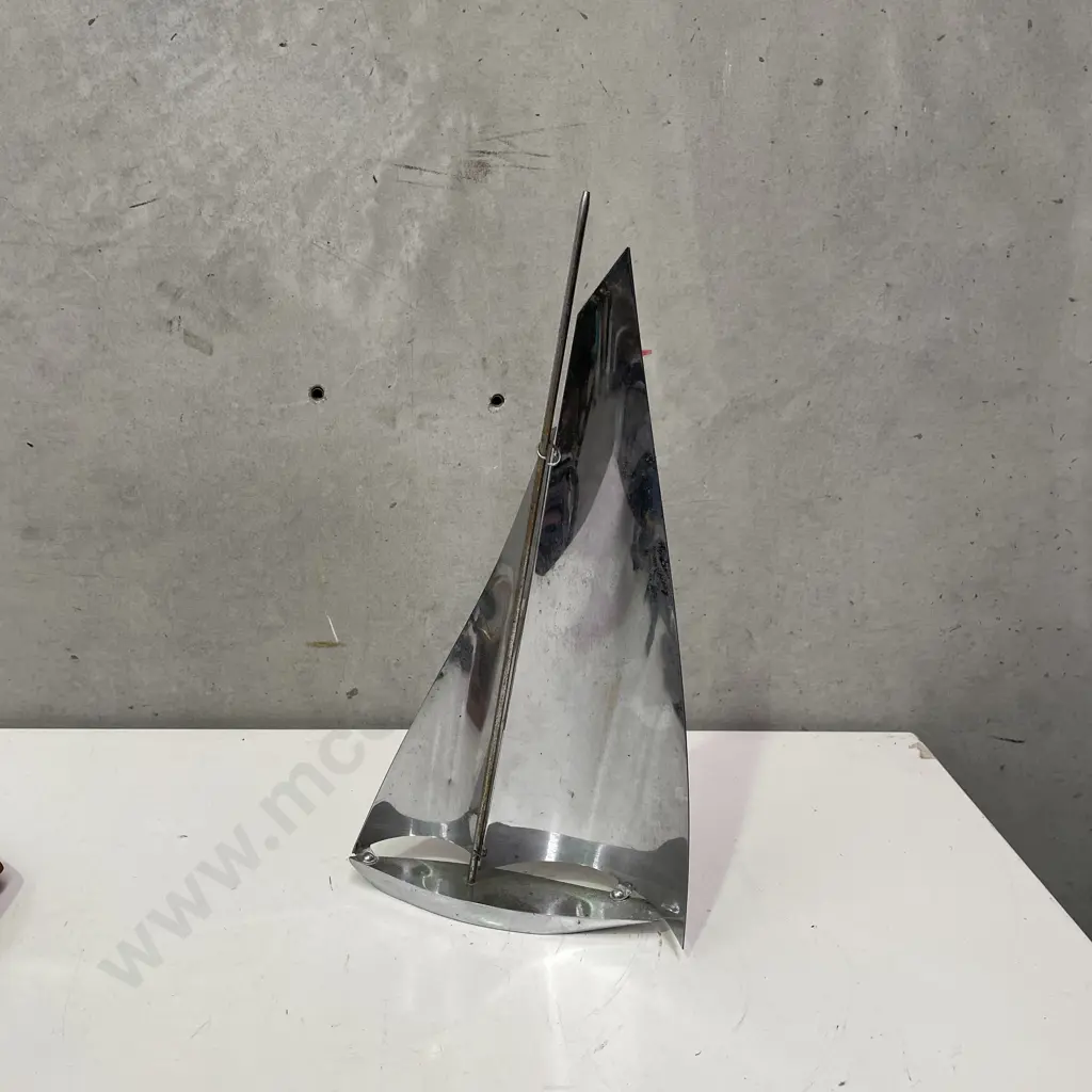 Model Chrome Yacht. H35cm Image 1++