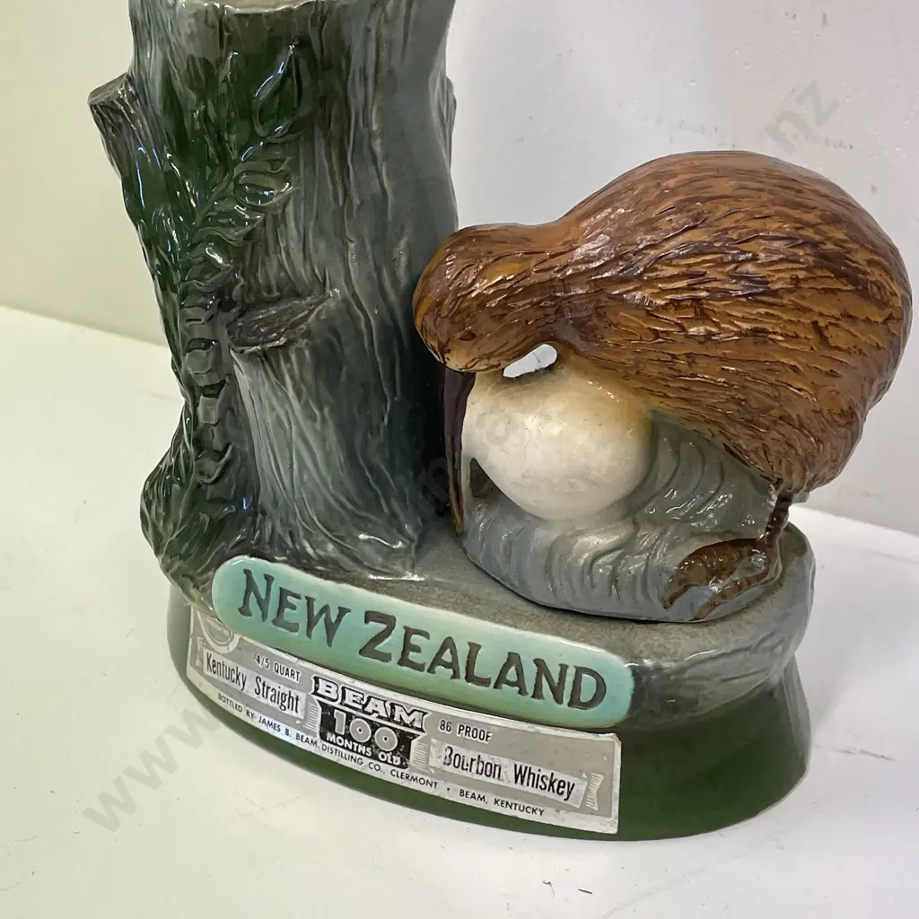 Vintage Jim Beam Whiskey New Zealand Kiwi Decanter Image 1++