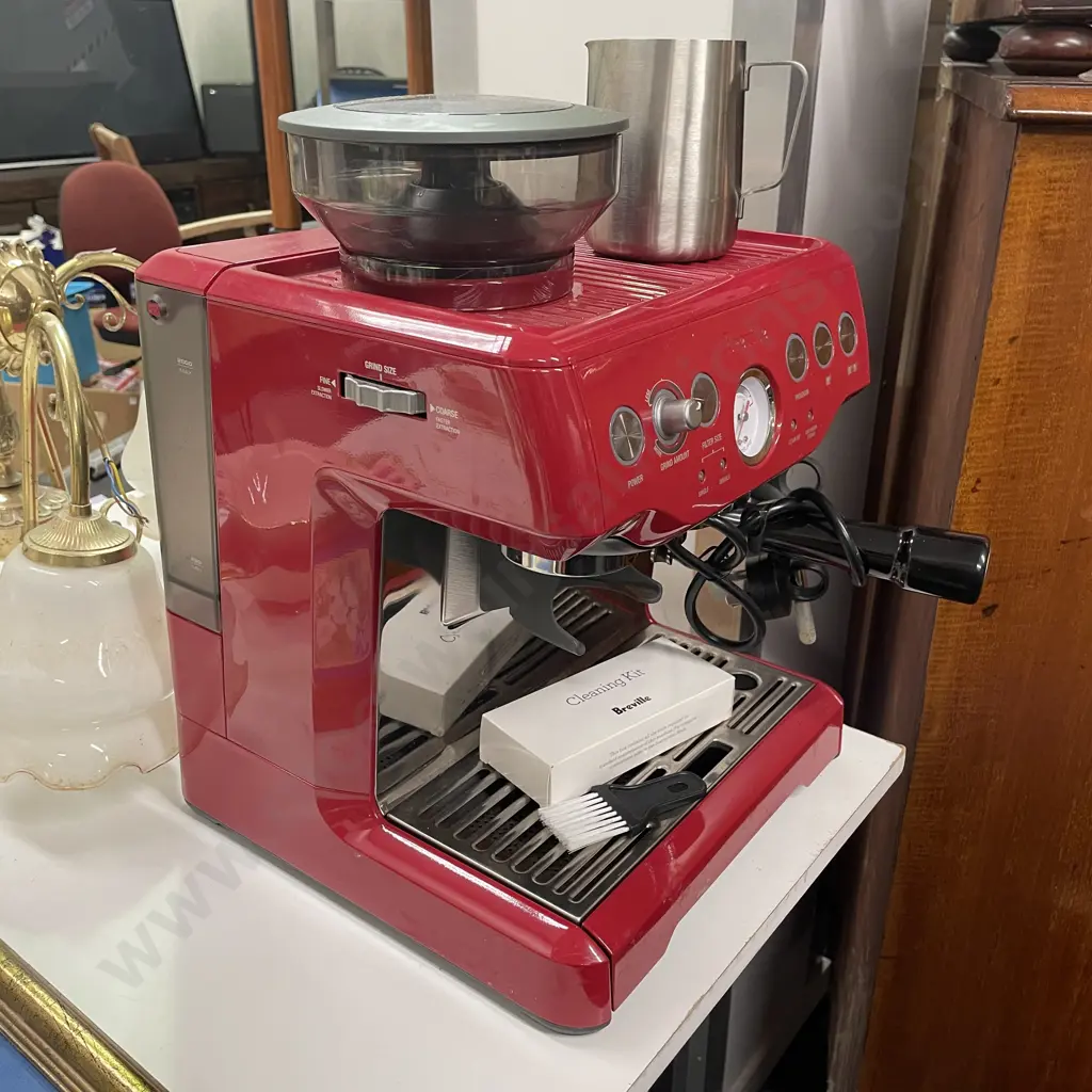 Breville Espresso Machine BES870. Image 1++