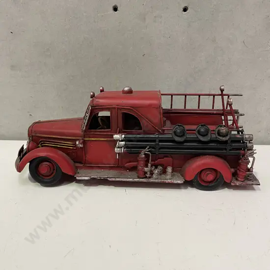 Vintage Fire Truck. L32cm