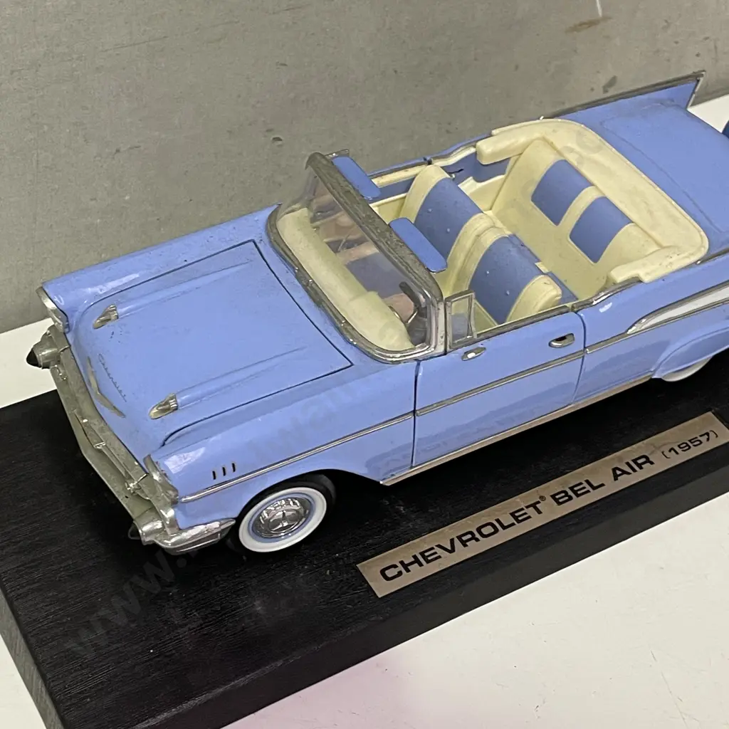 Model Chevrolet Bel Air (1957) on Plinth. L35cm Image 1++