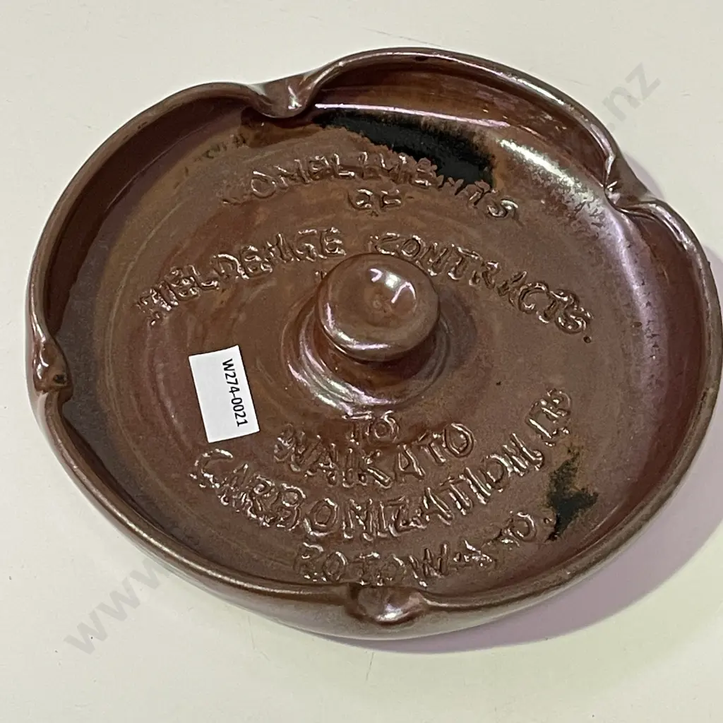 NZ Studio Pottery Signed Dish Image 1++